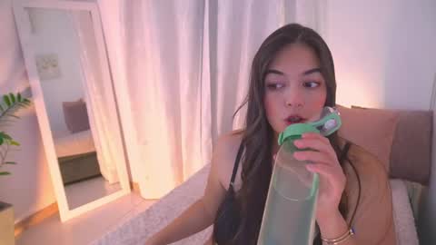 Snapshot of atena676 chatting on May 8, 2026, 1:44 am atena676 online show from May 8, 2026, 1:44 am