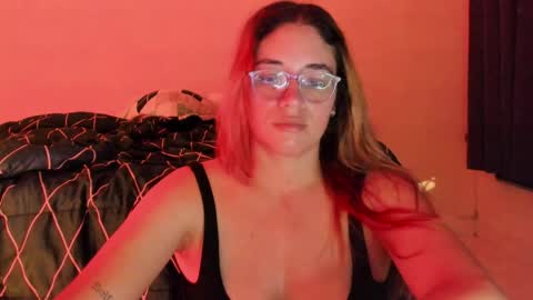 Snapshot of atenas__05 chatting on May 8, 2026, 9:25 am atenas online show from May 8, 2026, 9:25 am
