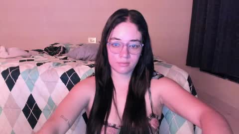 Snapshot of atenas__05 chatting on May 23, 2026, 9:24 am atenas online show from May 23, 2026, 9:24 am