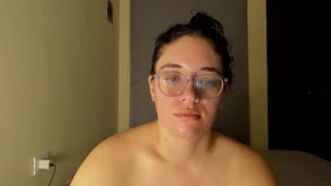 Snapshot of atenas__05 chatting on July 3, 2026, 9:27 am atenas online show from July 3, 2026, 9:27 am