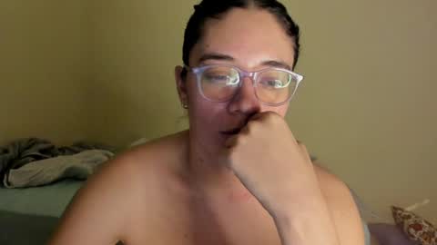 Snapshot of atenas__05 chatting on July 8, 2026, 9:25 am atenas online show from July 8, 2026, 9:25 am