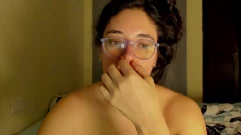 Snapshot of atenas__05 chatting on August 3, 2026, 9:26 am atenas online show from August 3, 2026, 9:26 am