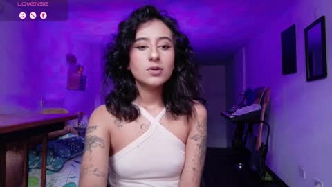 Snapshot of atenea_dragon__ chatting on November 25, 2025, 7:58 pm Atenea online show from November 25, 2025, 7:58 pm