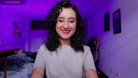 Snapshot of atenea_dragon__ chatting on November 26, 2025, 8:54 pm Atenea online show from November 26, 2025, 8:54 pm