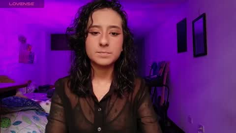 Snapshot of atenea_dragon__ chatting on November 28, 2025, 9:17 pm Atenea online show from November 28, 2025, 9:17 pm