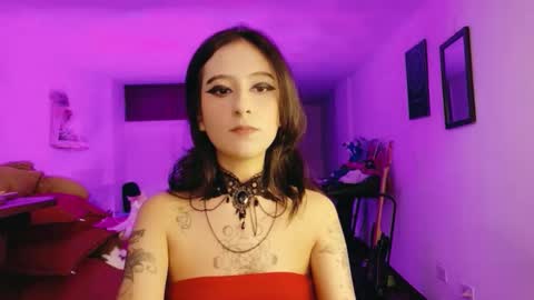 Snapshot of atenea_dragon__ chatting on January 5, 2026, 9:51 pm Atenea online show from January 5, 2026, 9:51 pm