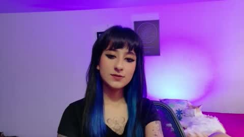 Snapshot of atenea_dragon__ chatting on April 15, 2026, 9:04 pm Atenea online show from April 15, 2026, 9:04 pm