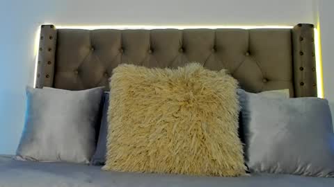 Snapshot of atenea_erotic chatting on January 5, 2025, 6:02 pm Atenea Hank online show from January 5, 2025, 6:02 pm