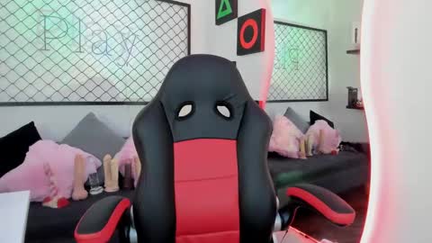 Snapshot of atenea_klett_ chatting on February 3, 2025, 1:19 pm ATENEA online show from February 3, 2025, 1:19 pm