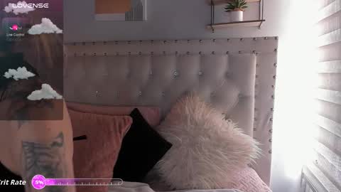 Snapshot of atenea_klett_ chatting on September 22, 2025, 1:46 pm ATENEA online show from September 22, 2025, 1:46 pm