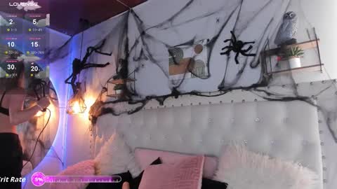 Snapshot of atenea_klett_ chatting on October 18, 2025, 1:45 pm ATENEA online show from October 18, 2025, 1:45 pm