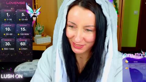 Snapshot of athena_starry chatting on January 1, 2025, 5:43 am athena starry online show from January 1, 2025, 5:43 am