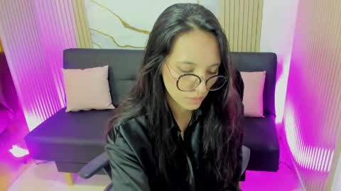 Snapshot of athenaa_tay chatting on June 7, 2026, 3:43 am Atenea online show from June 7, 2026, 3:43 am