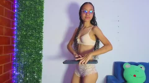 Snapshot of athenea_03 chatting on May 15, 2026, 1:56 am Athenea online show from May 15, 2026, 1:56 am