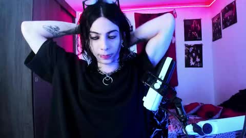 Snapshot of atheneoo_ chatting on October 6, 2025, 4:43 am athenauwu online show from October 6, 2025, 4:43 am