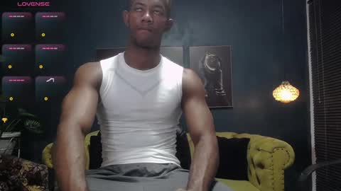 Snapshot of athleticbig_cock chatting on February 28, 2025, 2:20 am ATHLETIC COCK online show from February 28, 2025, 2:20 am