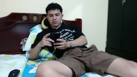 Robin online show from May 11, 2026, 11:35 pm