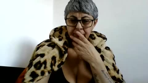 atikaarea online show from January 5, 2025, 11:59 am