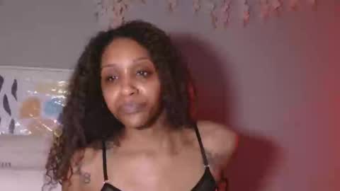 Snapshot of atirahcali chatting on May 11, 2026, 4:04 pm AtirahCali online show from May 11, 2026, 4:04 pm