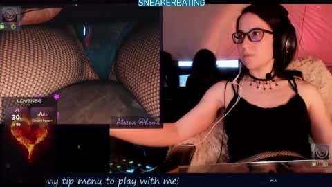 Snapshot of atrena chatting on June 8, 2026, 1:28 am Atrena online show from June 8, 2026, 1:28 am