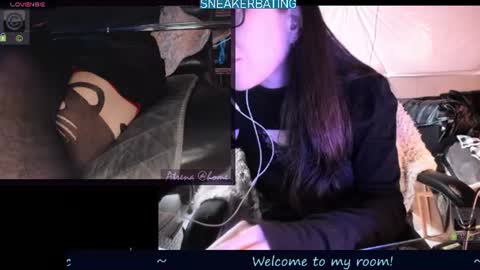 Snapshot of atrena chatting on July 11, 2026, 8:22 pm Atrena online show from July 11, 2026, 8:22 pm