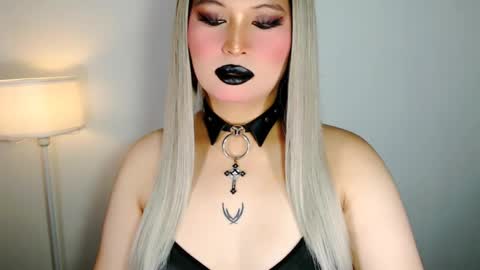 Snapshot of audreyholloway chatting on May 2, 2026, 9:36 am Audrey online show from May 2, 2026, 9:36 am
