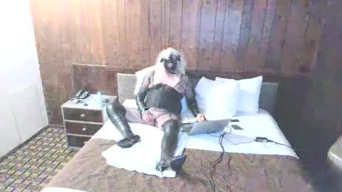 Snapshot of auntiejoan chatting on December 31, 2024, 4:04 pm Dodge001 online show from December 31, 2024, 4:04 pm