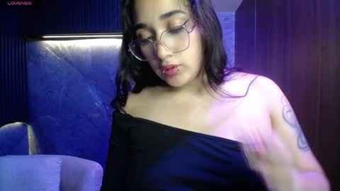 Snapshot of aura_cute_ chatting on March 27, 2026, 8:26 am aura_cute_ online show from March 27, 2026, 8:26 am