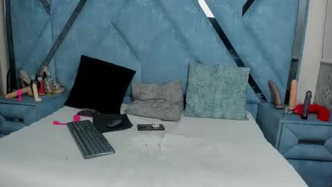 Snapshot of aura_love69 chatting on June 8, 2026, 3:40 am Monii Yi online show from June 8, 2026, 3:40 am