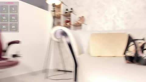 Aura sanders online show from April 23, 2026, 12:29 pm