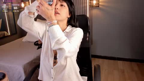 Snapshot of aurabakers chatting on January 9, 2025, 12:09 pm Aura online show from January 9, 2025, 12:09 pm