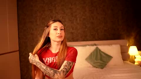 Snapshot of auram00n chatting on May 5, 2026, 7:11 pm Aura online show from May 5, 2026, 7:11 pm