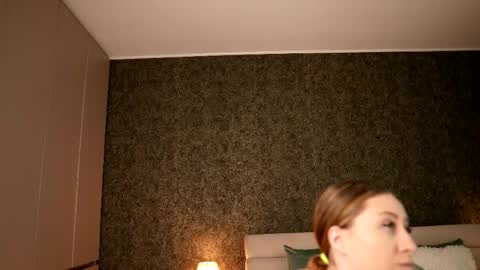 Snapshot of auram00n chatting on May 19, 2026, 6:58 pm Aura online show from May 19, 2026, 6:58 pm