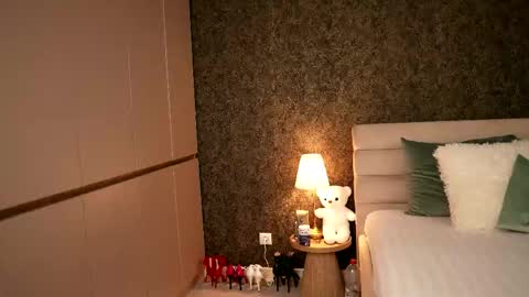Snapshot of auram00n chatting on May 20, 2026, 6:58 pm Aura online show from May 20, 2026, 6:58 pm