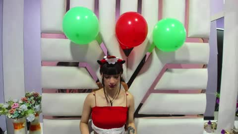 Snapshot of aurora18palmer chatting on December 31, 2024, 2:03 pm aurora online show from December 31, 2024, 2:03 pm