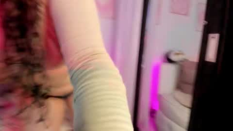 Snapshot of aurora_aaa chatting on October 23, 2025, 11:24 pm Aurora online show from October 23, 2025, 11:24 pm