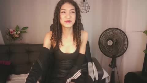 Snapshot of aurora_ath chatting on December 8, 2024, 3:32 am Aurora ath online show from December 8, 2024, 3:32 am