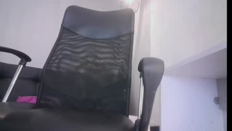 Snapshot of aurora_ath chatting on January 19, 2025, 7:15 am Aurora ath online show from January 19, 2025, 7:15 am