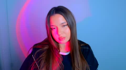 Snapshot of aurora_gibert chatting on July 7, 2026, 2:43 pm Aurora online show from July 7, 2026, 2:43 pm