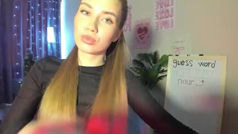 aurora_glow_211 online show from March 12, 2026, 12:44 pm