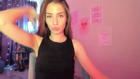 aurora_glow_211 online show from March 18, 2026, 12:19 pm