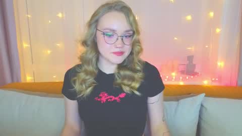 Snapshot of aurora_golden chatting on February 4, 2025, 4:08 pm Kate online show from February 4, 2025, 4:08 pm