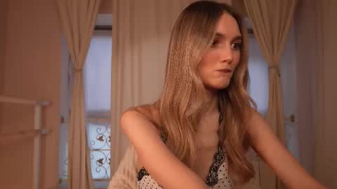 Aurora online show from October 28, 2025, 6:50 am