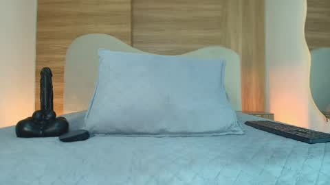 auroraa_miller online show from April 24, 2026, 3:09 am