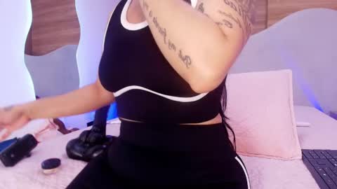 Snapshot of auroraa_miller chatting on May 20, 2026, 3:02 am auroraa_miller online show from May 20, 2026, 3:02 am