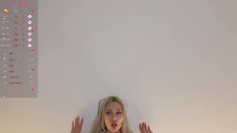 Aurora online show from October 12, 2025, 4:39 pm