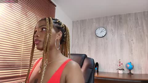 Snapshot of aurorabrow chatting on September 9, 2025, 8:08 pm Ariana online show from September 9, 2025, 8:08 pm