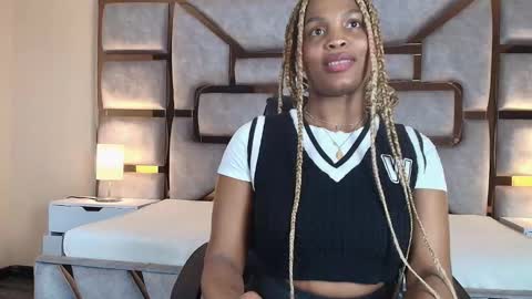 Snapshot of aurorabrow chatting on November 27, 2025, 8:33 pm Ariana online show from November 27, 2025, 8:33 pm