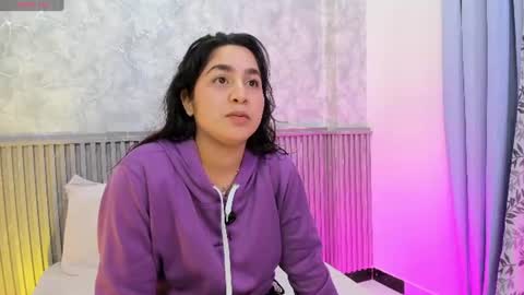 Snapshot of auroragold__ chatting on June 17, 2026, 4:04 am auroragold__ online show from June 17, 2026, 4:04 am