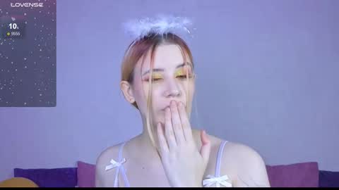 Snapshot of auroralovejoy chatting on October 29, 2025, 11:17 pm Aurora online show from October 29, 2025, 11:17 pm